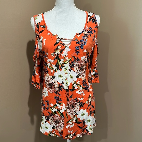 VENUS Tops - VENUS Floral Print Cold Shoulder Top